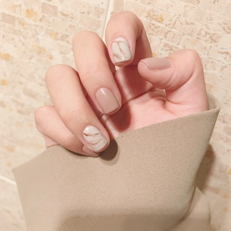 Light khaki smudge false nails - MAXIME