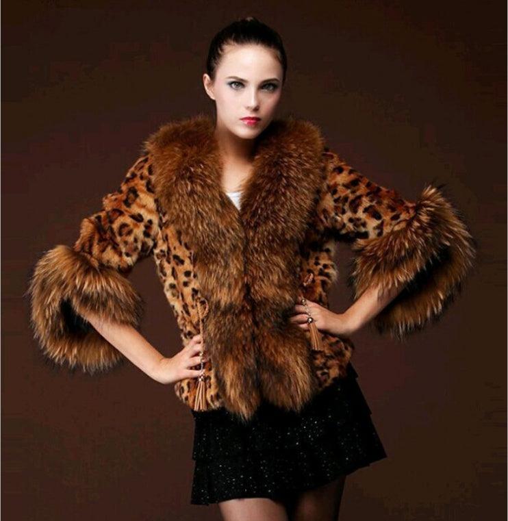 Fur coat girl - MAXIME